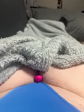 Snapshot of honeyyy24 chatting on February 5, 2025, 6:48 pm honeyyy24 online show from February 5, 2025, 6:48 pm