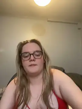 Snapshot of honeyyy24 chatting on February 16, 2025, 5:48 pm honeyyy24 online show from February 16, 2025, 5:48 pm