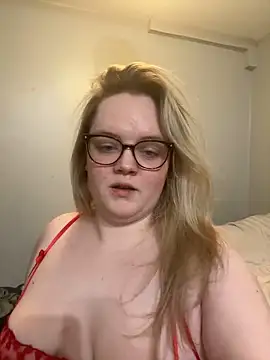 Snapshot of honeyyy24 chatting on February 19, 2025, 8:41 pm honeyyy24 online show from February 19, 2025, 8:41 pm