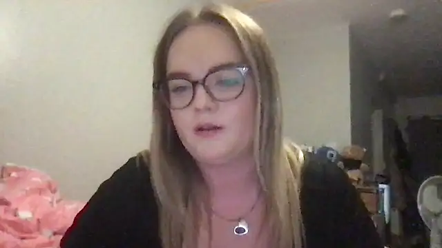 Snapshot of honeyyy24 chatting on October 9, 2025, 9:57 pm honeyyy24 online show from October 9, 2025, 9:57 pm