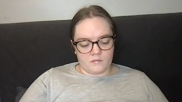 Snapshot of honeyyy24 chatting on November 10, 2025, 2:16 pm honeyyy24 online show from November 10, 2025, 2:16 pm