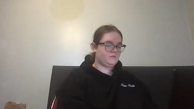 Snapshot of honeyyy24 chatting on November 20, 2025, 12:38 pm honeyyy24 online show from November 20, 2025, 12:38 pm