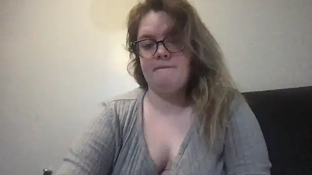 Snapshot of honeyyy24 chatting on November 27, 2025, 10:50 am honeyyy24 online show from November 27, 2025, 10:50 am