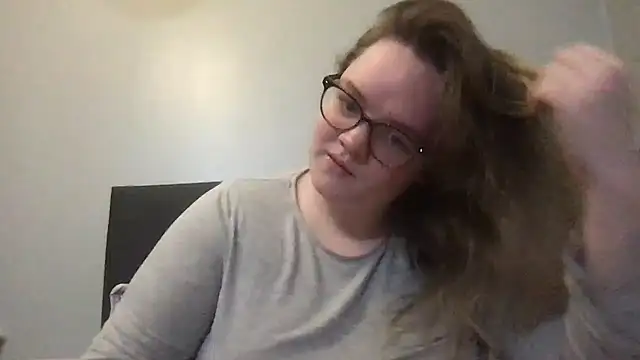 Snapshot of honeyyy24 chatting on December 18, 2025, 9:32 pm honeyyy24 online show from December 18, 2025, 9:32 pm