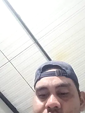 travieso2893 online show from February 16, 2026, 3:24 am