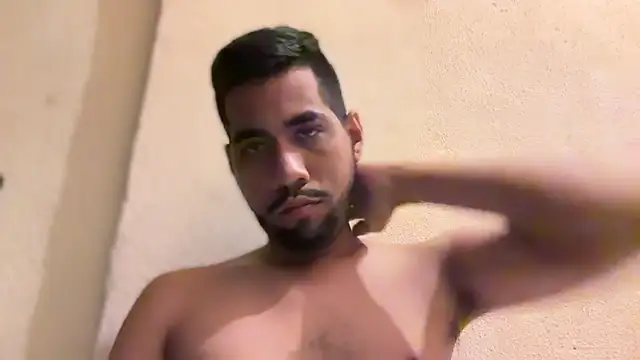 EnriquePersian197 online show from December 31, 2024, 1:08 pm