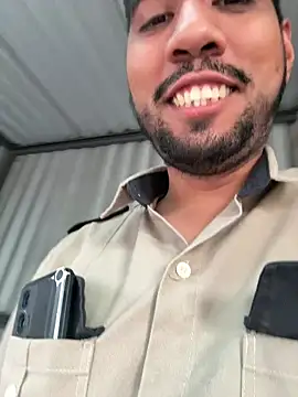 EnriquePersian197 online show from January 6, 2025, 2:03 pm