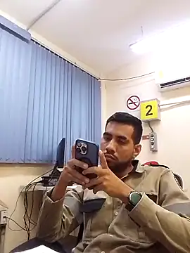 EnriquePersian197 online show from February 19, 2025, 1:18 am