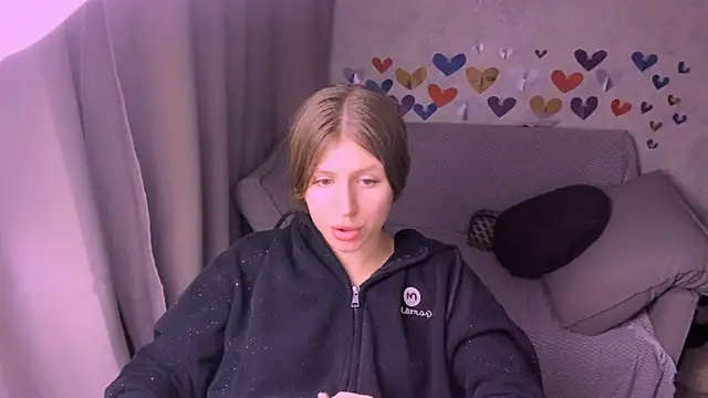 kirraa  online show from February 14, 2025, 7:02 pm