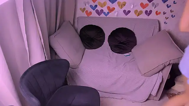 kirraa  online show from February 20, 2025, 7:08 pm