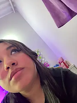 melyescobar online show from February 11, 2025, 12:05 pm