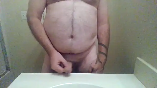 Snapshot of WatchinU82 chatting on November 9, 2025, 6:01 am WatchinU82 online show from November 9, 2025, 6:01 am