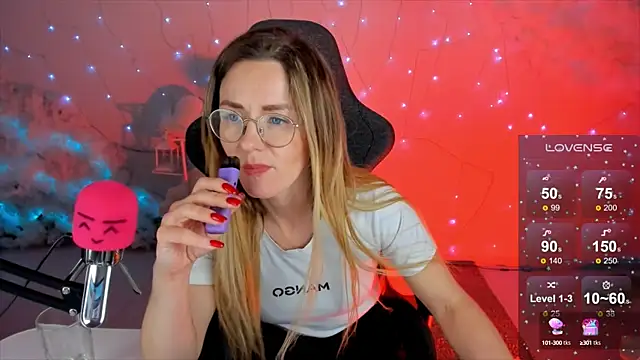 LadyIzabel online show from December 23, 2024, 12:08 pm