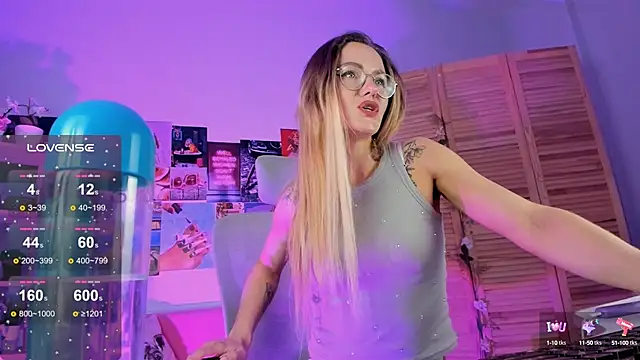 LadyIzabel online show from January 17, 2025, 11:49 am