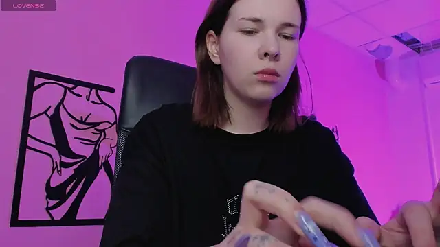 AliceSunday online show from February 4, 2025, 1:59 pm