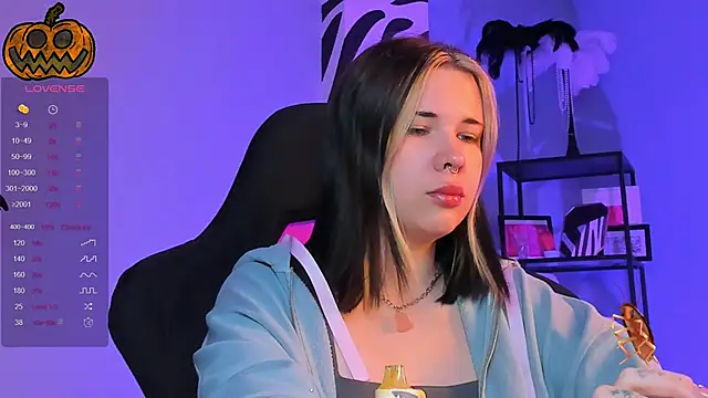 AliceSunday online show from October 20, 2025, 2:01 am