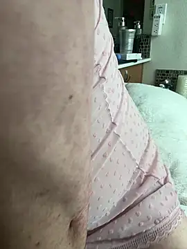 NinasNylonz online show from February 27, 2025, 9:04 pm