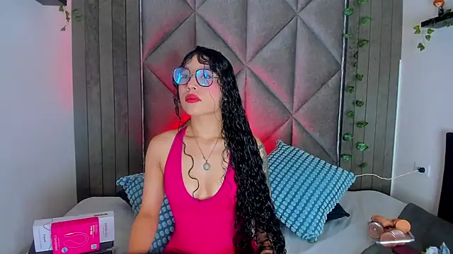 BriaConner  online show from March 31, 2026, 2:57 am