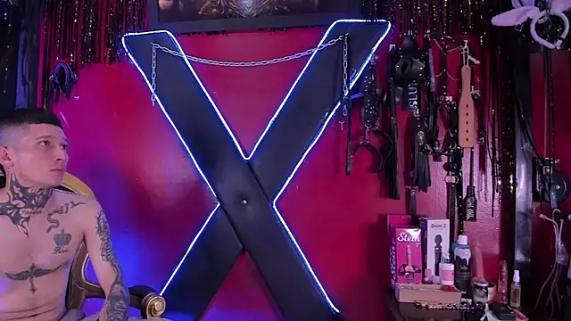 Snapshot of alexa_n_alex chatting on February 16, 2026, 9:22 pm alexa n alex online show from February 16, 2026, 9:22 pm