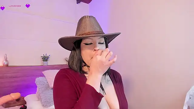 Snapshot of sherylgrey chatting on September 23, 2025, 10:46 pm sherylgrey online show from September 23, 2025, 10:46 pm