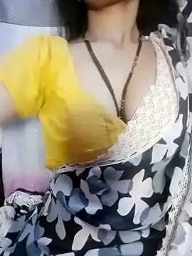 Snapshot of Bulbul_02 chatting on November 10, 2025, 4:44 am Bulbul 02 online show from November 10, 2025, 4:44 am