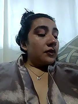 Hellen Alex online show from November 7, 2025, 5:57 pm