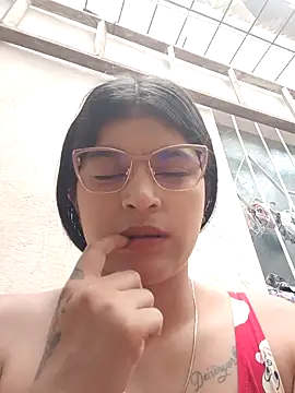 Snapshot of naughty-girl01 chatting on January 24, 2025, 1:47 pm naughty-girl01 online show from January 24, 2025, 1:47 pm