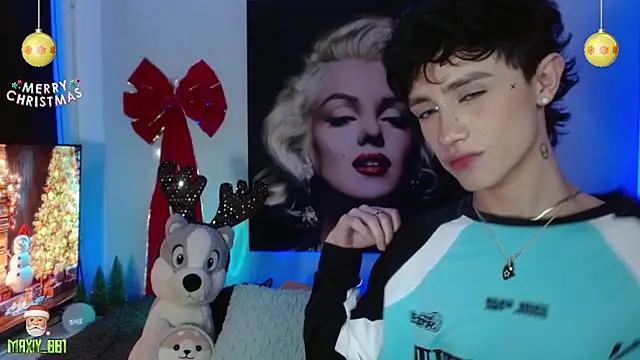 Snapshot of maxiy_001 chatting on December 14, 2024, 10:45 am maxiy 001 online show from December 14, 2024, 10:45 am