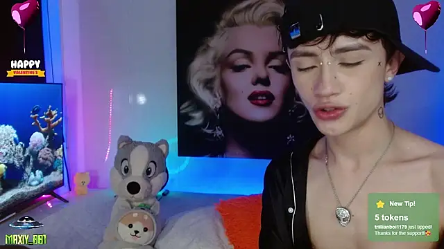 Snapshot of maxiy_001 chatting on February 8, 2025, 10:50 am maxiy 001 online show from February 8, 2025, 10:50 am