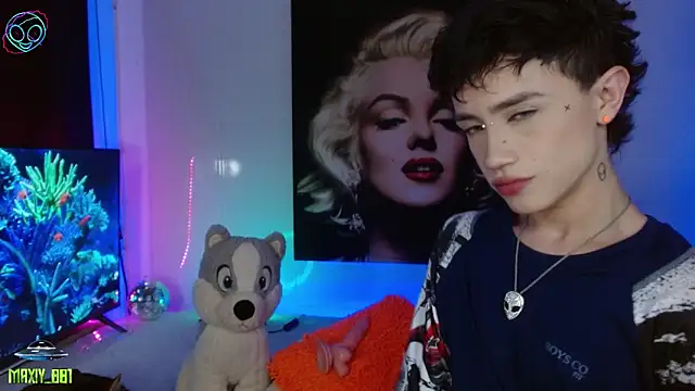 Snapshot of maxiy_001 chatting on February 24, 2025, 6:38 am maxiy 001 online show from February 24, 2025, 6:38 am