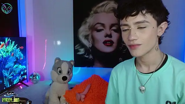 Snapshot of maxiy_001 chatting on March 7, 2025, 8:34 am maxiy 001 online show from March 7, 2025, 8:34 am