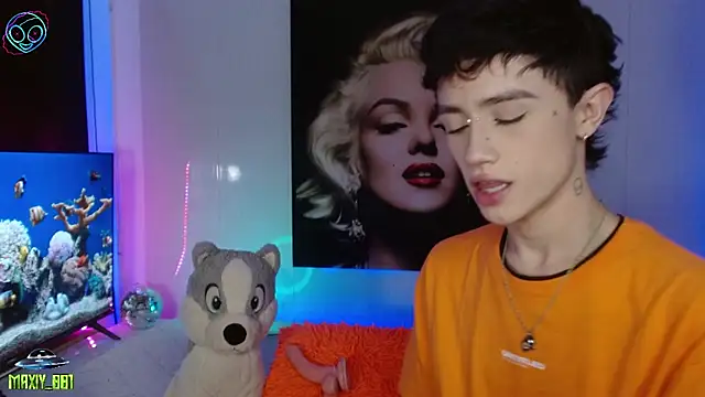 Snapshot of maxiy_001 chatting on March 10, 2025, 5:54 am maxiy 001 online show from March 10, 2025, 5:54 am