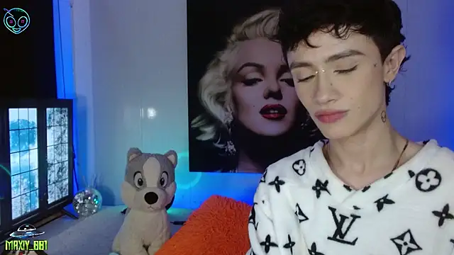 Snapshot of maxiy_001 chatting on March 17, 2025, 4:51 am maxiy 001 online show from March 17, 2025, 4:51 am