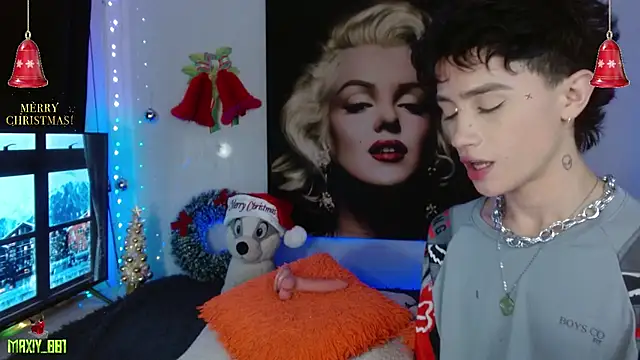 maxiy 001 online show from December 17, 2025, 3:12 am