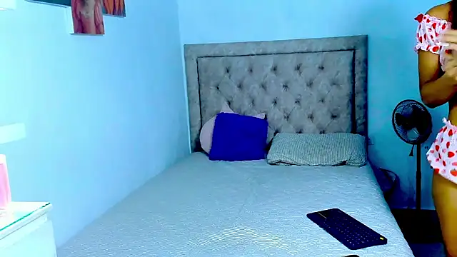 Snapshot of Criss_Ariana chatting on December 23, 2025, 3:37 am Criss Ariana online show from December 23, 2025, 3:37 am