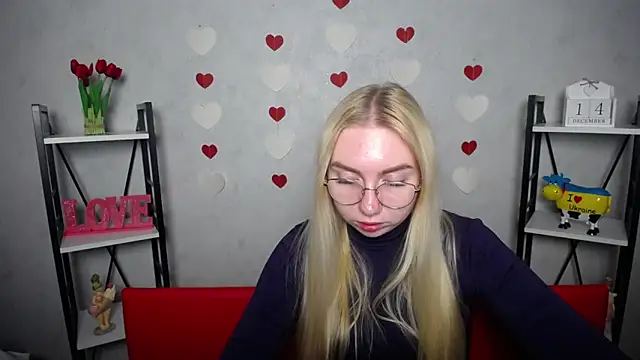 BeatriceFly online show from December 14, 2024, 12:33 pm