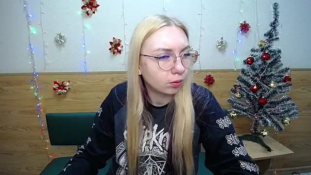 BeatriceFly online show from January 19, 2025, 6:09 am