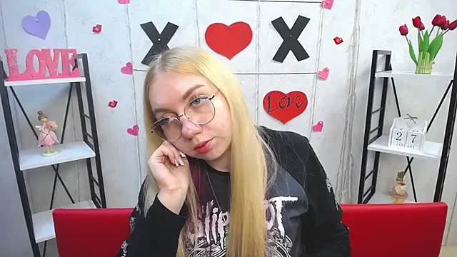 BeatriceFly online show from January 28, 2025, 2:21 pm