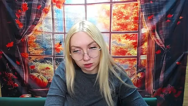 BeatriceFly online show from November 11, 2025, 1:00 pm