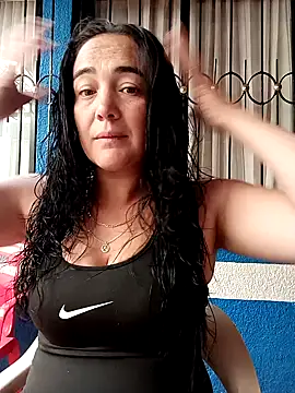 skayhot  online show from February 8, 2025, 1:33 pm