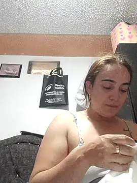 skayhot  online show from June 14, 2026, 1:35 pm