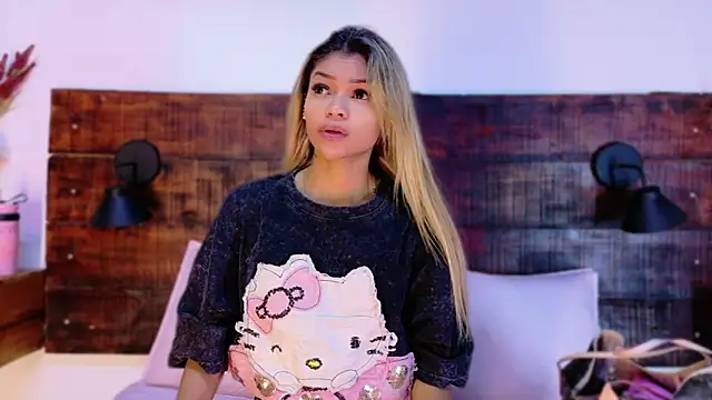 Snapshot of Celeste_sanz chatting on February 24, 2026, 10:02 am Celeste sanz online show from February 24, 2026, 10:02 am