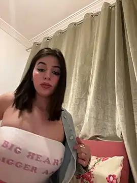 Snapshot of Hot_malak chatting on February 27, 2025, 1:27 am Hot malak online show from February 27, 2025, 1:27 am