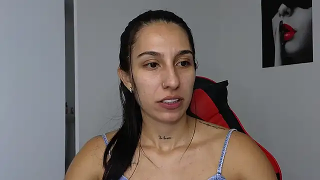 tammyandrade  online show from February 26, 2025, 10:20 pm