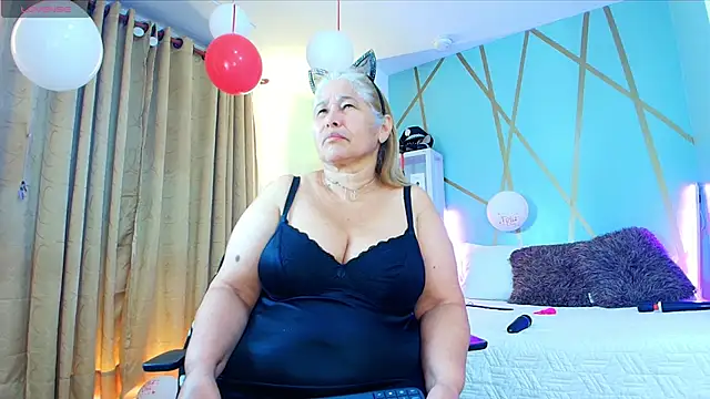 girl amada online show from September 20, 2025, 3:18 am