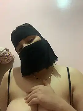 Snapshot of Miss-Soka chatting on December 21, 2024, 5:51 pm Miss-Soka online show from December 21, 2024, 5:51 pm