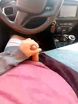 mfreitas005 online show from September 11, 2025, 10:26 am