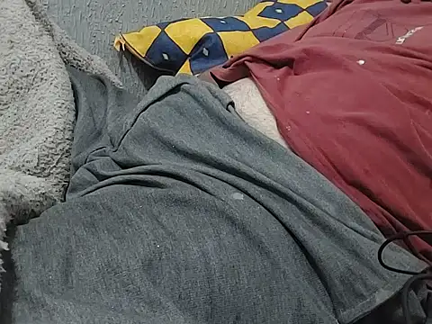 mfreitas005 online show from October 2, 2025, 1:23 am