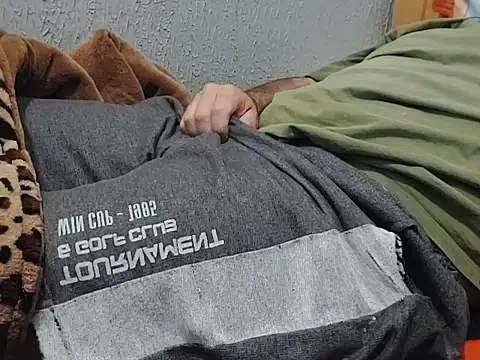 mfreitas005 online show from November 7, 2025, 1:05 am