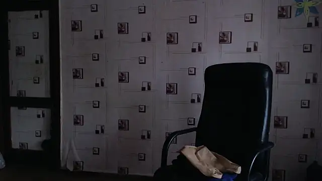 Snapshot of TasyaBigTTs chatting on December 19, 2024, 12:12 pm TasyaBigTTs online show from December 19, 2024, 12:12 pm